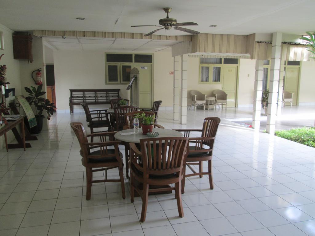 Hotel Grand Rosela Yogyakarta Ngoại thất bức ảnh