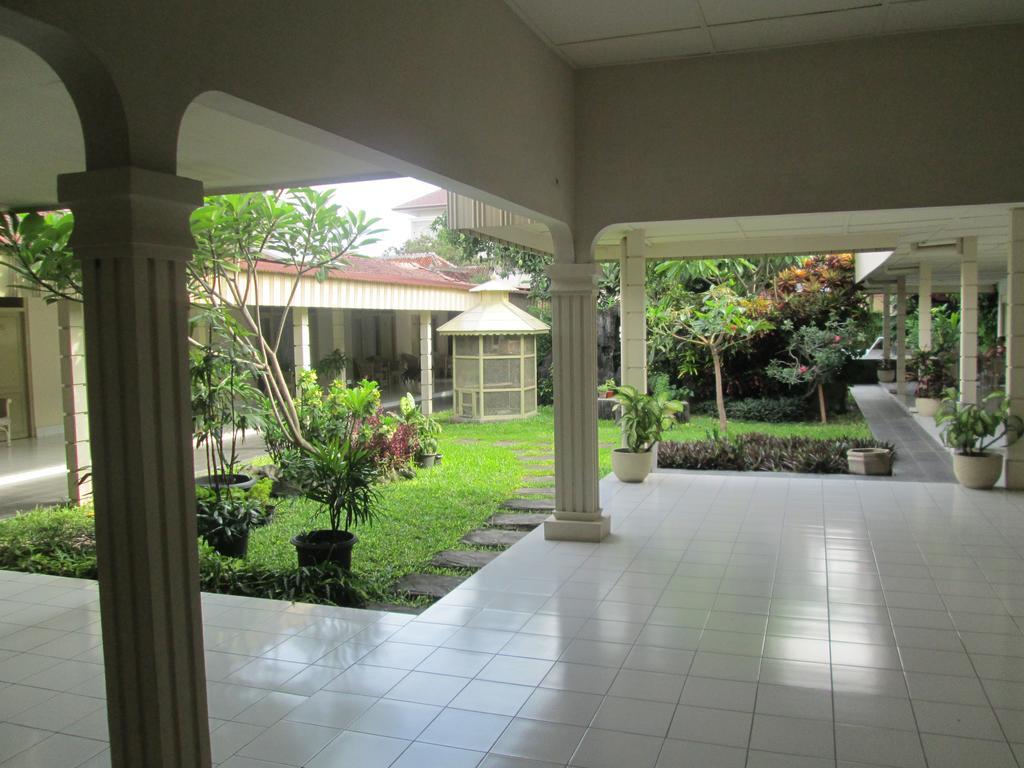 Hotel Grand Rosela Yogyakarta Ngoại thất bức ảnh