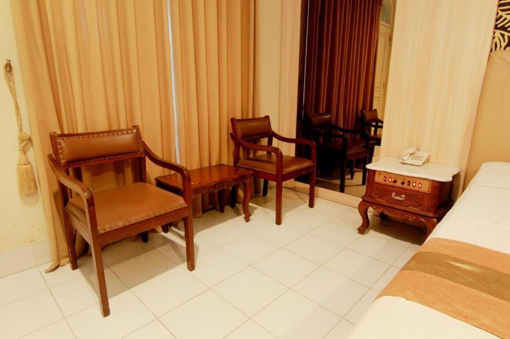 Hotel Grand Rosela Yogyakarta Ngoại thất bức ảnh