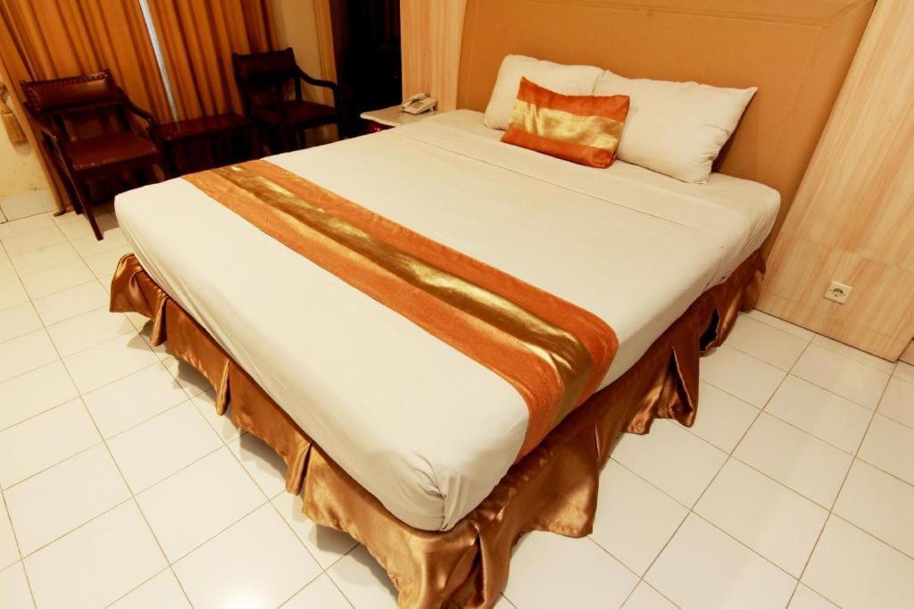 Hotel Grand Rosela Yogyakarta Ngoại thất bức ảnh