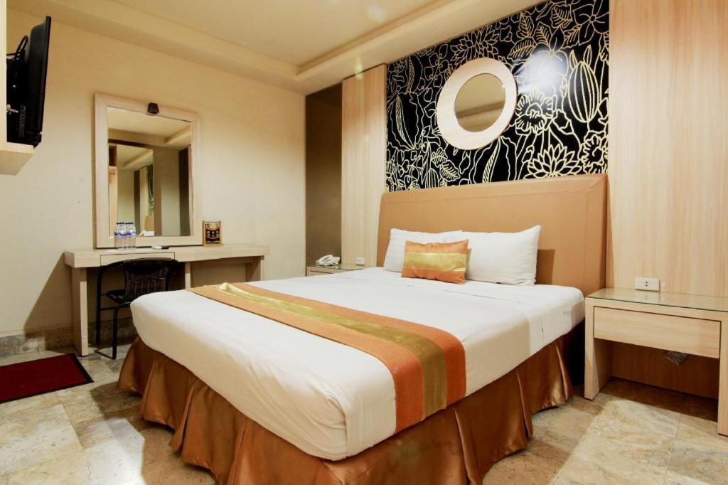 Hotel Grand Rosela Yogyakarta Ngoại thất bức ảnh