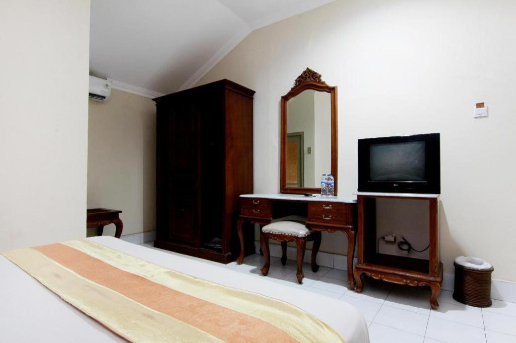 Hotel Grand Rosela Yogyakarta Ngoại thất bức ảnh