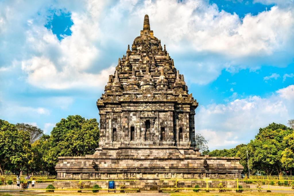 Hotel Grand Rosela Yogyakarta Ngoại thất bức ảnh