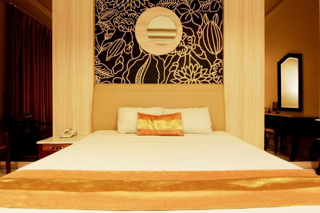 Hotel Grand Rosela Yogyakarta Ngoại thất bức ảnh