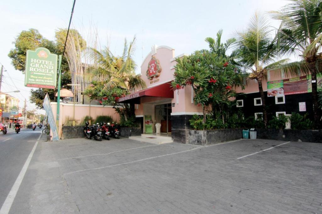 Hotel Grand Rosela Yogyakarta Ngoại thất bức ảnh