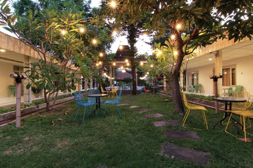Hotel Grand Rosela Yogyakarta Ngoại thất bức ảnh