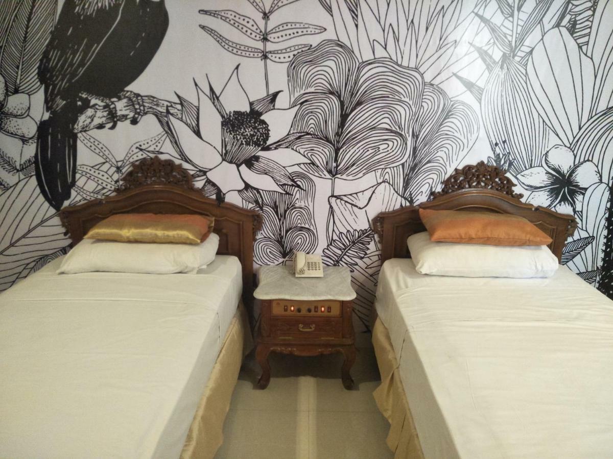 Hotel Grand Rosela Yogyakarta Ngoại thất bức ảnh
