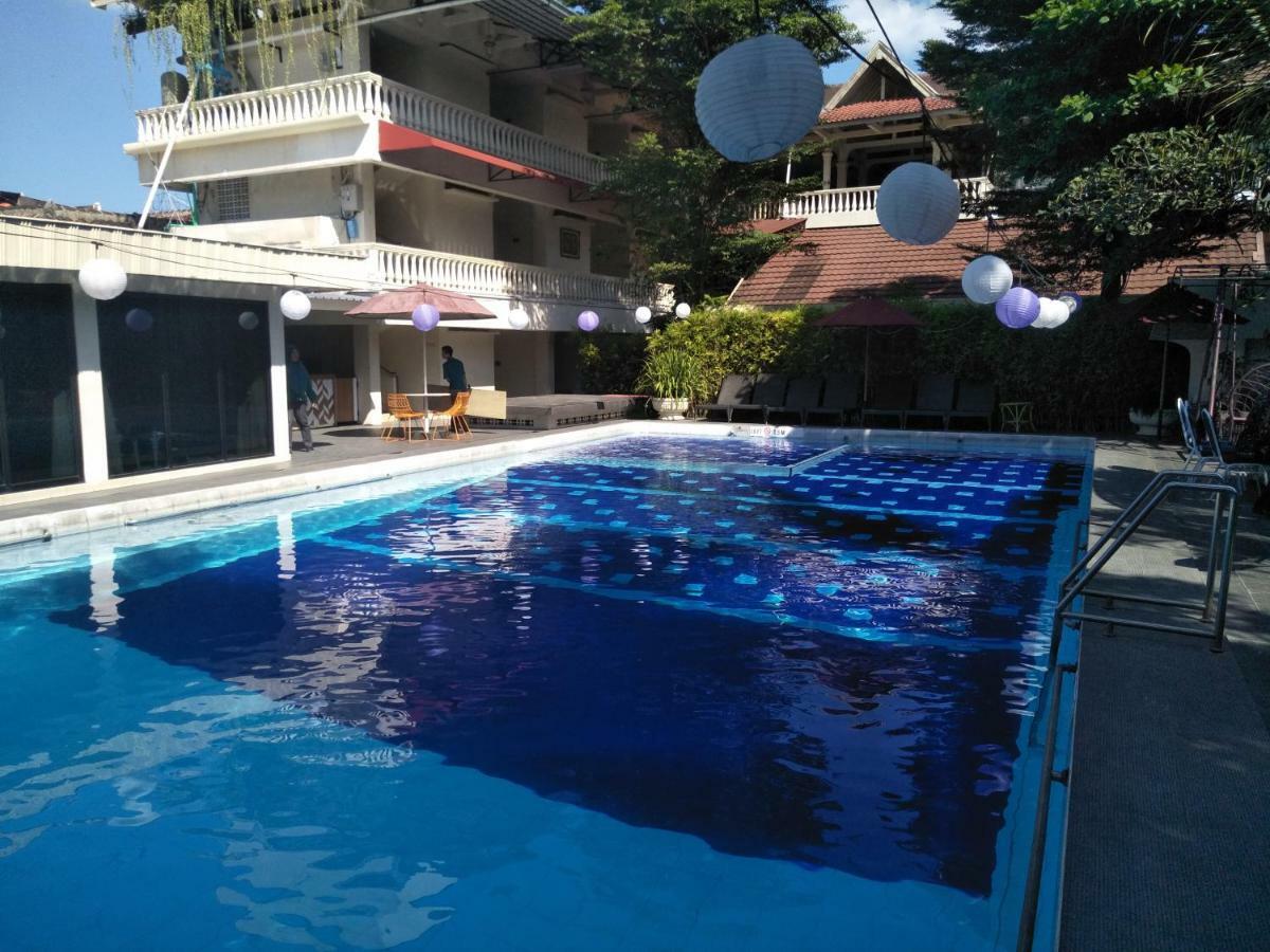 Hotel Grand Rosela Yogyakarta Ngoại thất bức ảnh