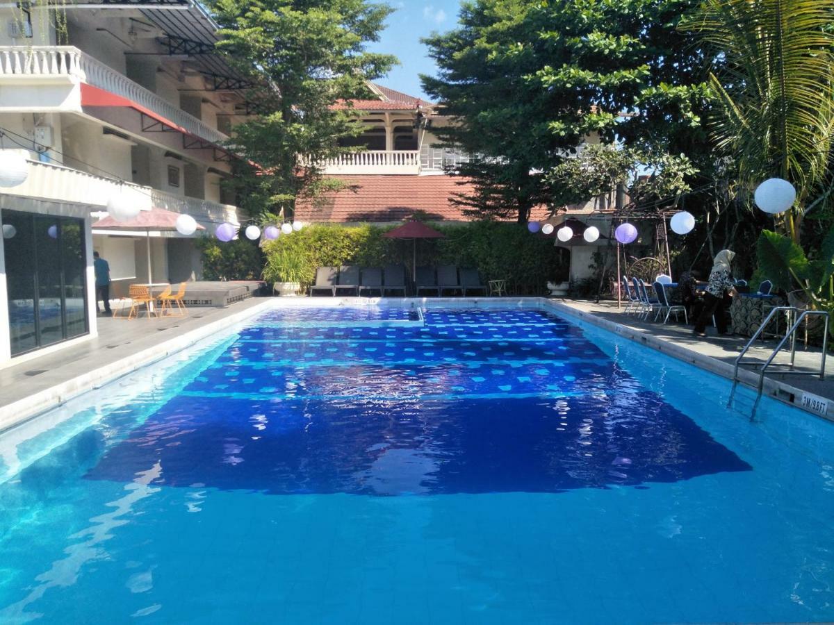 Hotel Grand Rosela Yogyakarta Ngoại thất bức ảnh